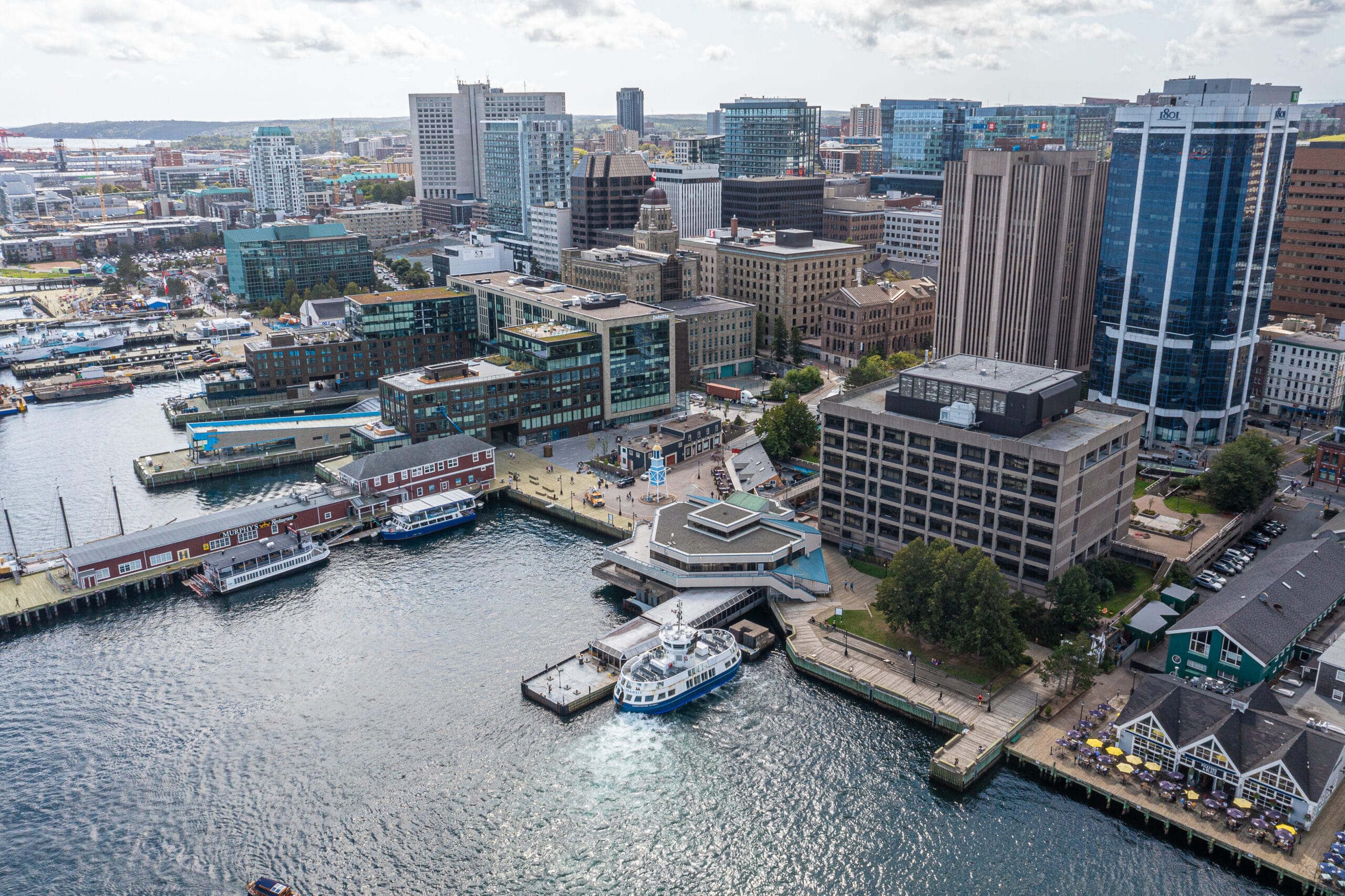 Halifax-Waterfront Cảng Halifax, thủ phủ tỉnh bang Nova Scotia, Canada
